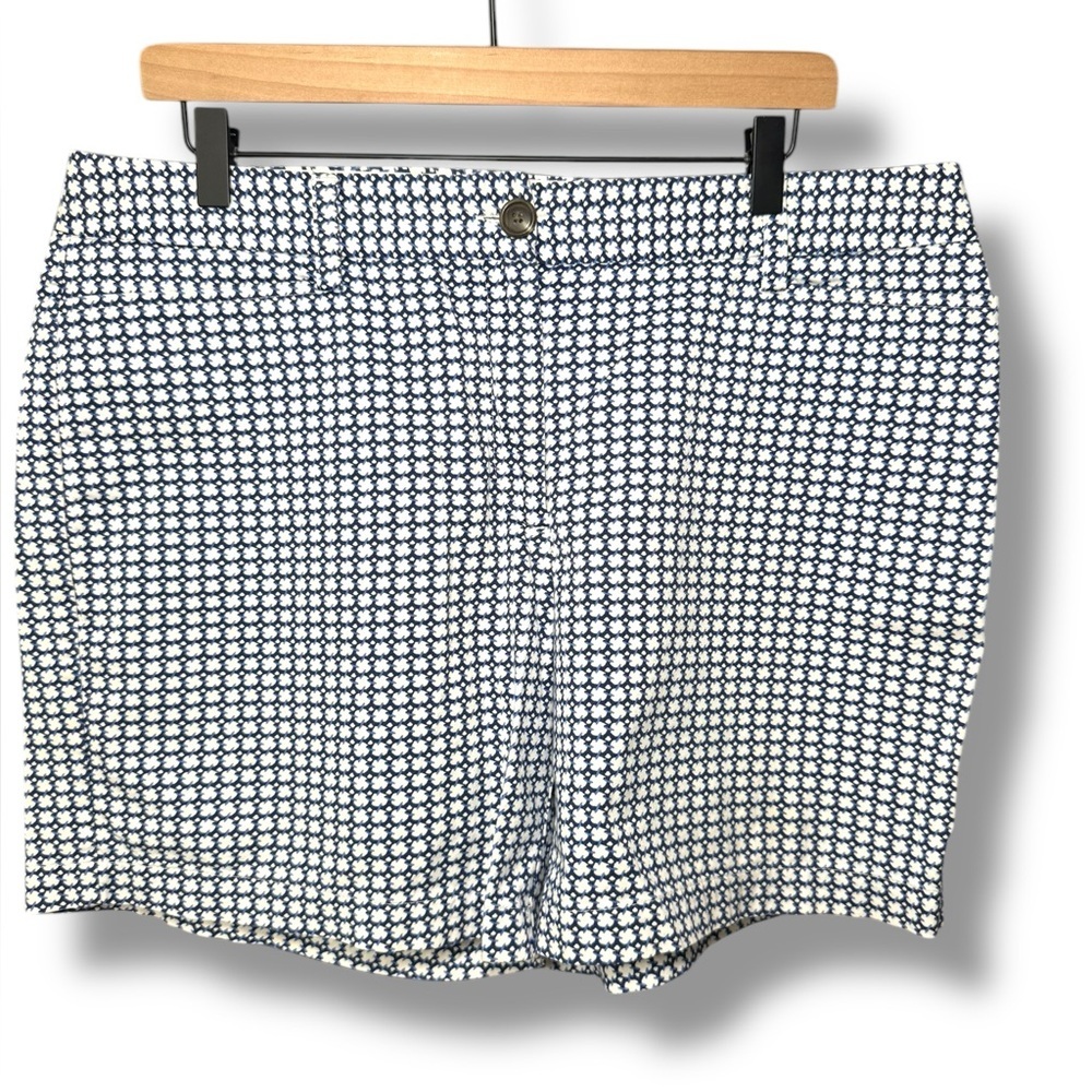 Land's End Fit 2  Bermuda Golf Shorts Geometric White & Blue Style‎ Size 14 EUC